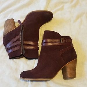 Women's burgundy ankle boot